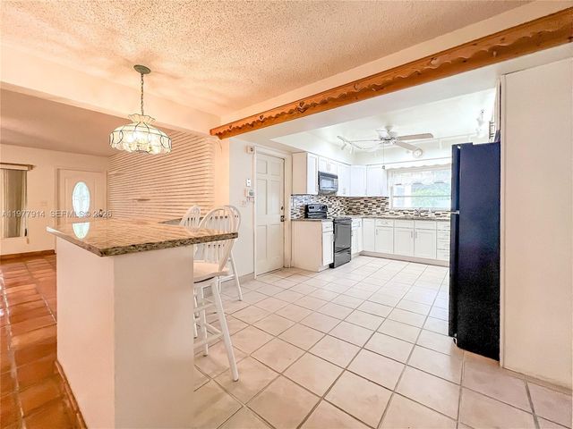 192 SW 62nd Ter, Plantation, FL 33317