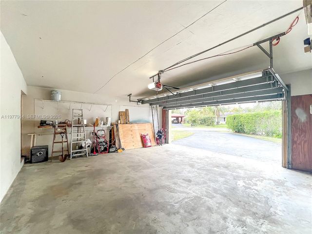 192 SW 62nd Ter, Plantation, FL 33317