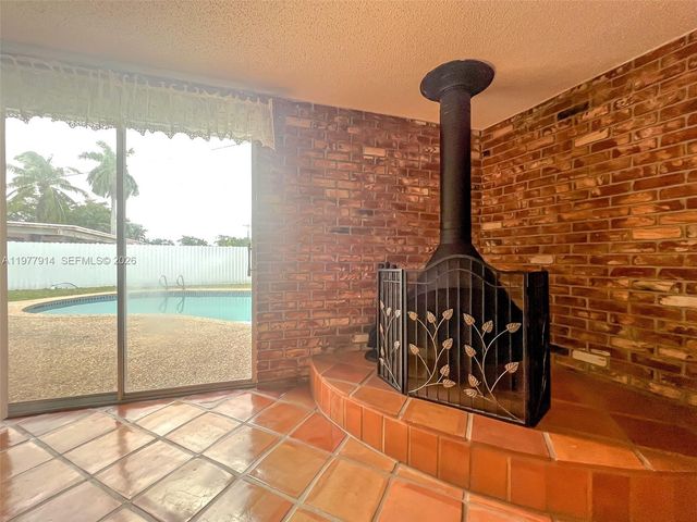 192 SW 62nd Ter, Plantation, FL 33317