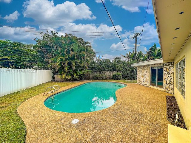 192 SW 62nd Ter, Plantation, FL 33317