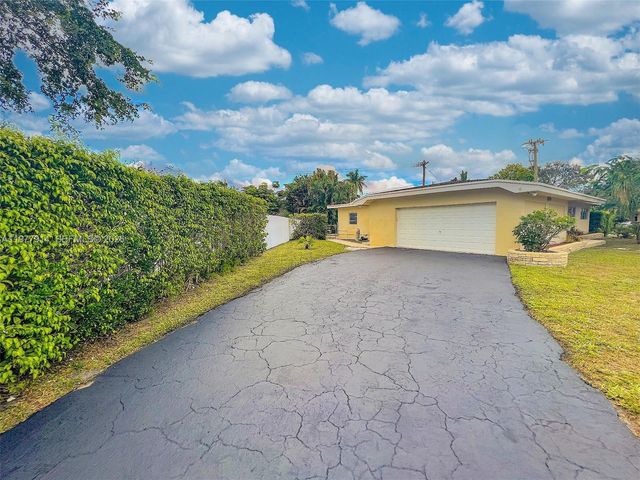 192 SW 62nd Ter, Plantation, FL 33317