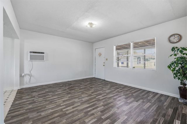 7804 N CHURCH AVENUE, Tampa, FL 33614