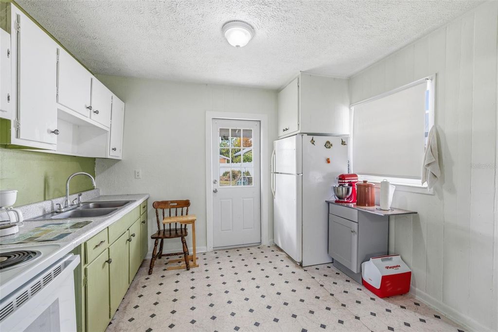 Image 11 of property listing at 7804 N CHURCH AVENUE, Tampa, FL 33614