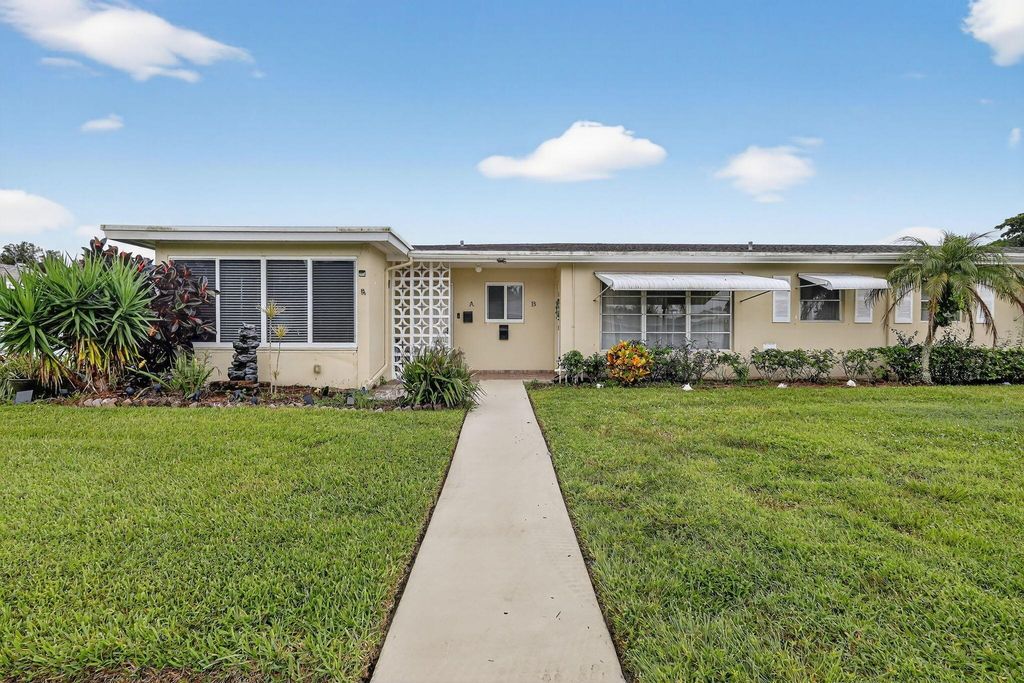 242 W High Point Court W B, Delray Beach, FL 33445