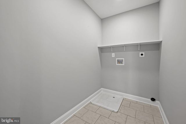 6806 EVERALL AVE, Baltimore, MD 21206