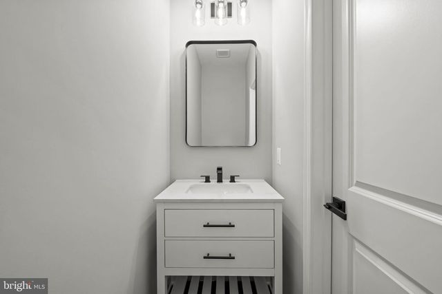 6806 EVERALL AVE, Baltimore, MD 21206