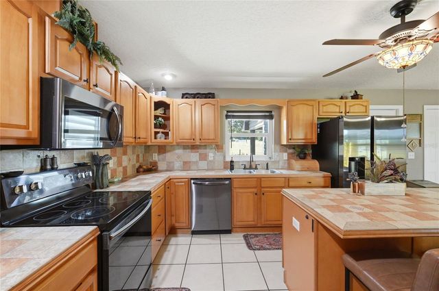39000 SPARKMAN ROAD, Dade City, FL 33525