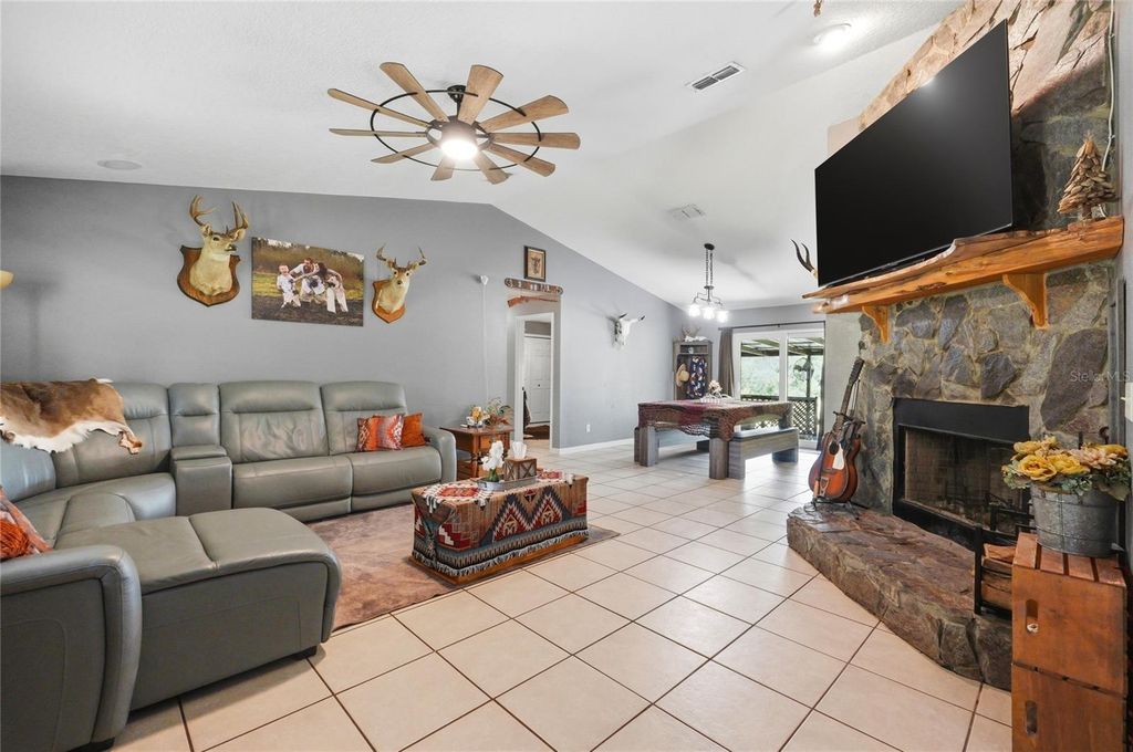 Image 12 of property listing at 39000 SPARKMAN ROAD, Dade City, FL 33525