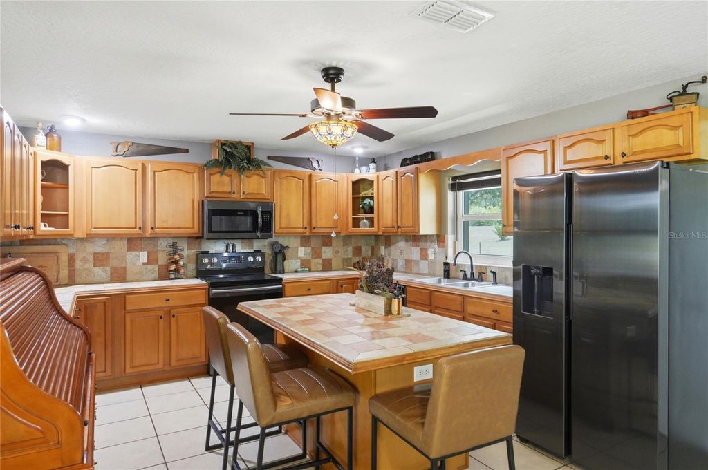 Image 19 of property listing at 39000 SPARKMAN ROAD, Dade City, FL 33525