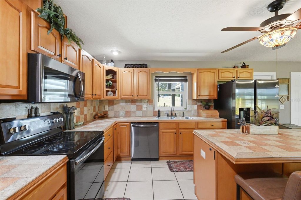 Image 20 of property listing at 39000 SPARKMAN ROAD, Dade City, FL 33525