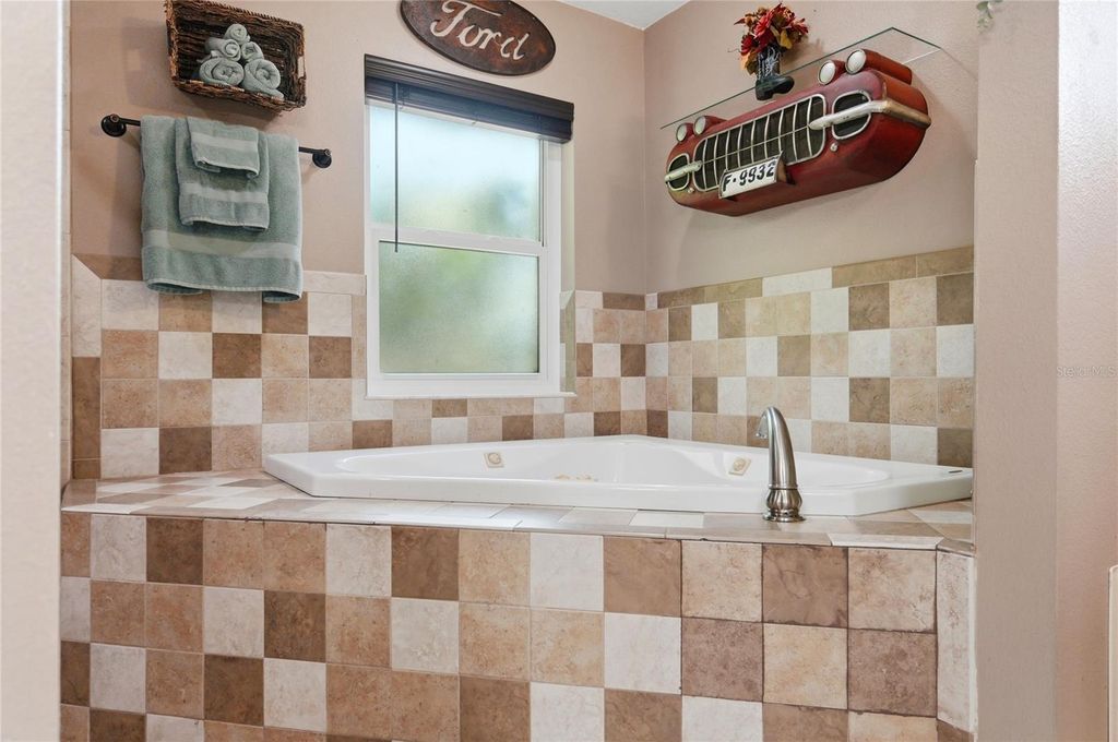 Image 29 of property listing at 39000 SPARKMAN ROAD, Dade City, FL 33525
