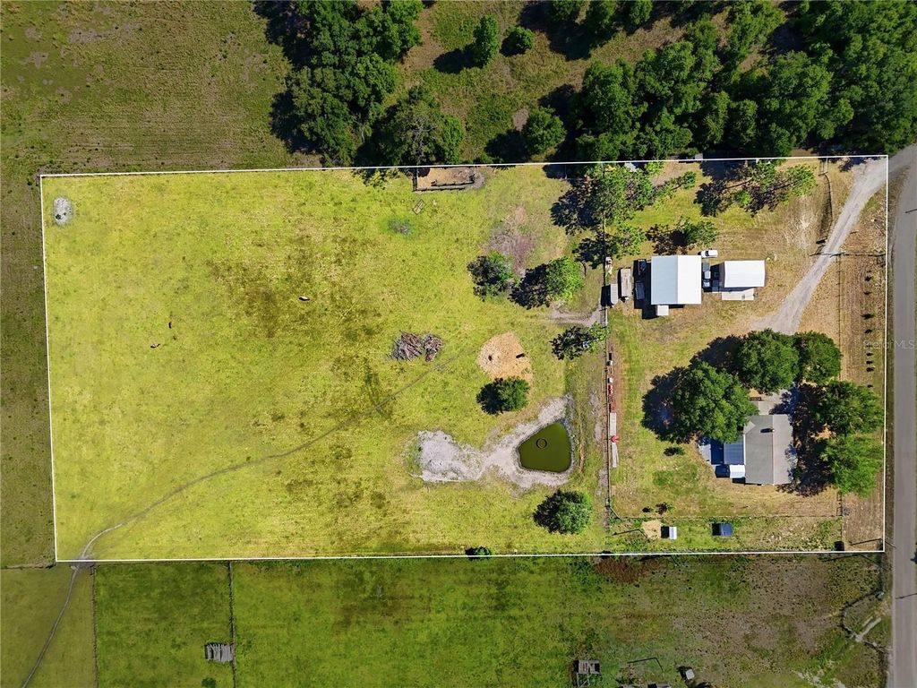 Image 4 of property listing at 39000 SPARKMAN ROAD, Dade City, FL 33525