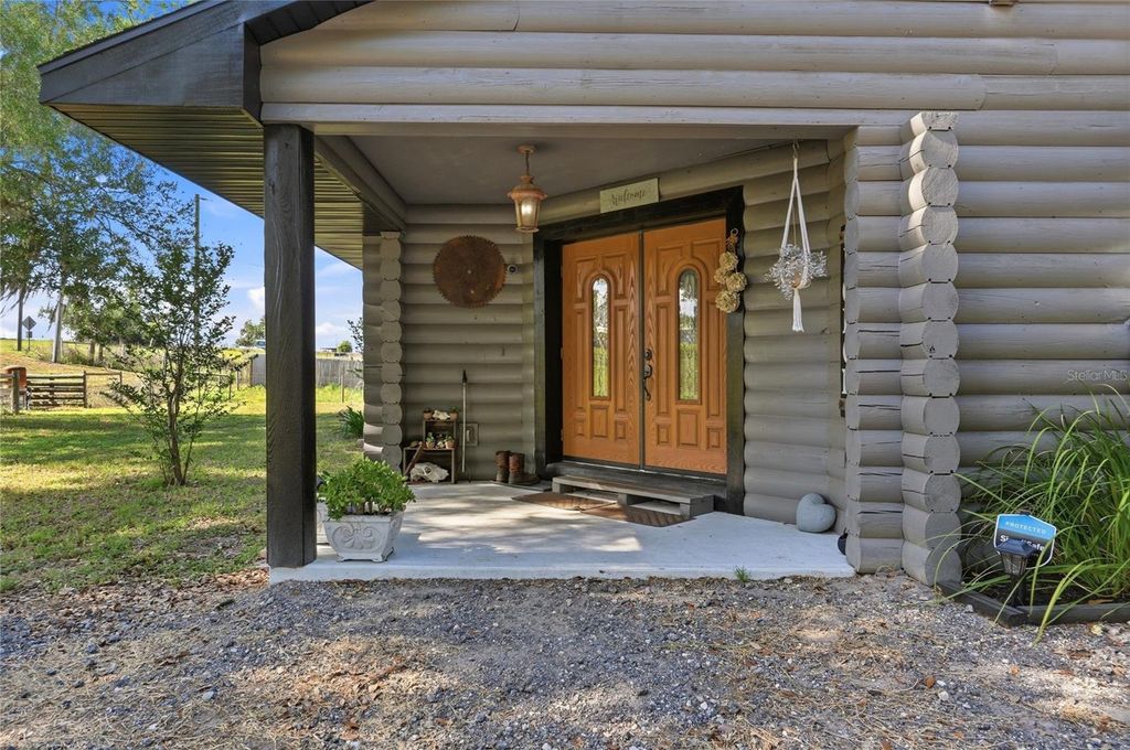 Image 8 of property listing at 39000 SPARKMAN ROAD, Dade City, FL 33525