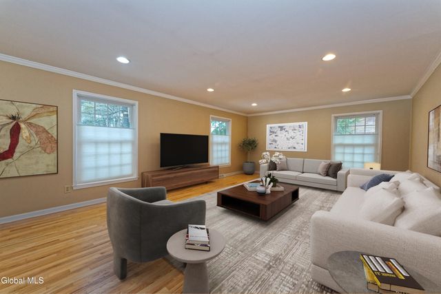 10 Birch Hill Road, Albany, NY 12211