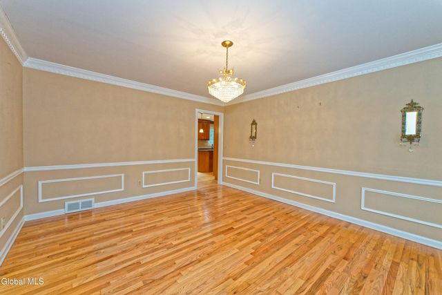 10 Birch Hill Road, Albany, NY 12211