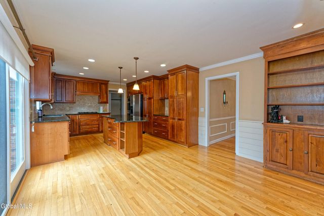 10 Birch Hill Road, Albany, NY 12211