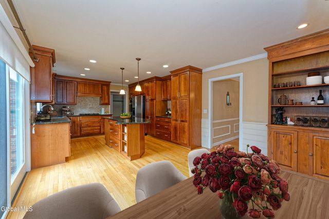 10 Birch Hill Road, Albany, NY 12211