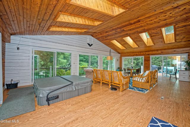 10 Birch Hill Road, Albany, NY 12211