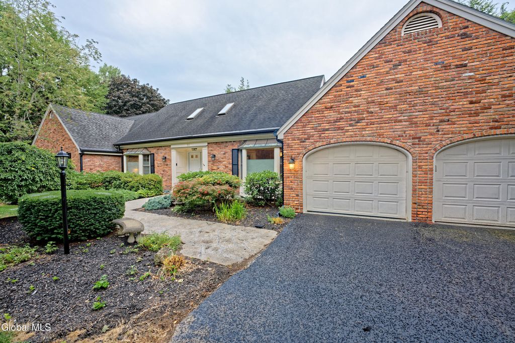 10 Birch Hill Road, Albany, NY 12211