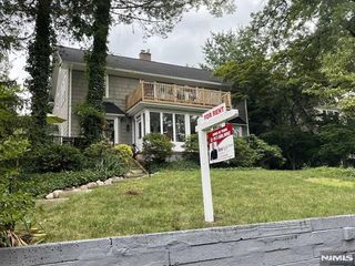 348 Evergreen Place 2, Ridgewood, NJ 07450