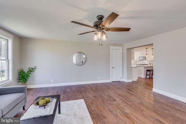 512 2ND ST, Hainesport, NJ 08036