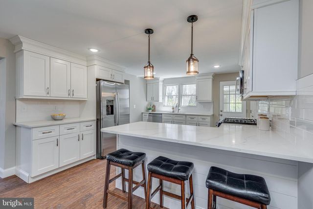 512 2ND ST, Hainesport, NJ 08036