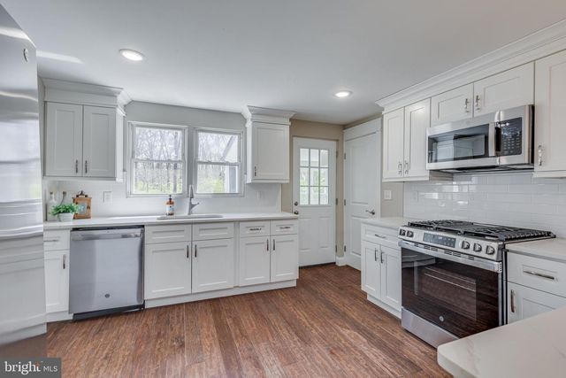 512 2ND ST, Hainesport, NJ 08036