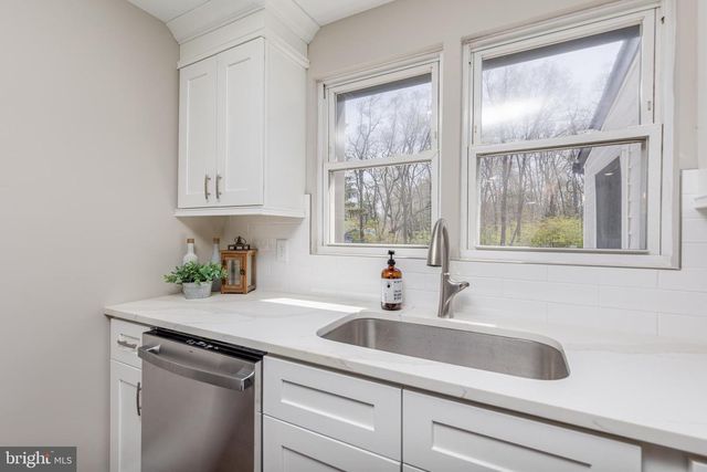 512 2ND ST, Hainesport, NJ 08036