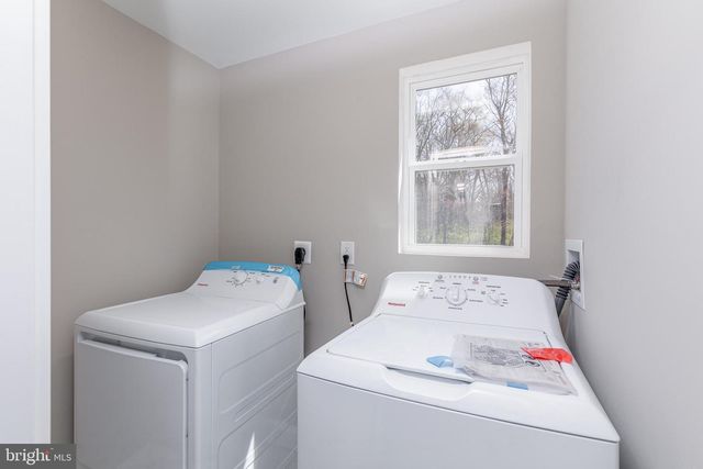 512 2ND ST, Hainesport, NJ 08036