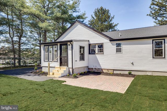 512 2ND ST, Hainesport, NJ 08036