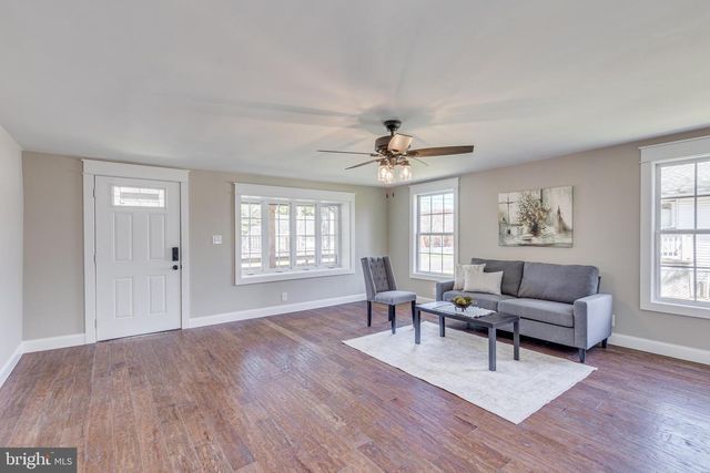 512 2ND ST, Hainesport, NJ 08036