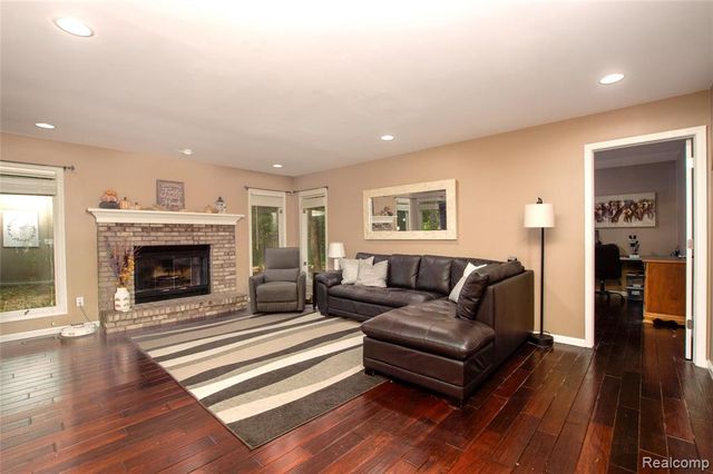 4615 Blossom Circle, Midland, MI 48642