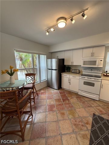 15009 Cloverdale DR, Fort Myers, FL 33919