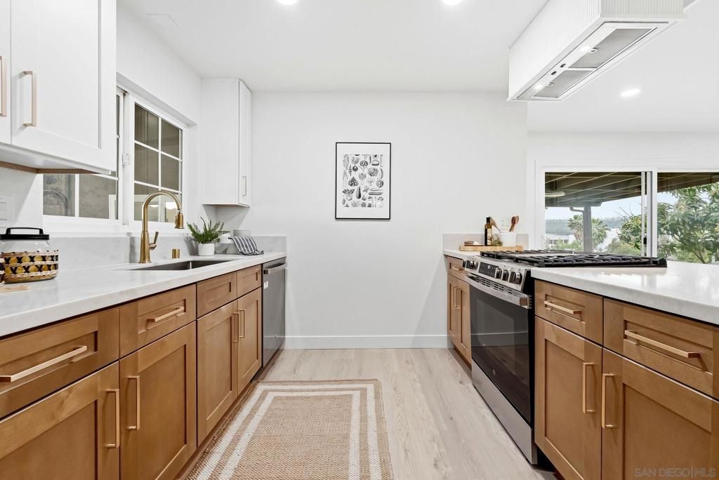 Image 3 of property listing at 6096 Crawford, San Diego, CA 92120