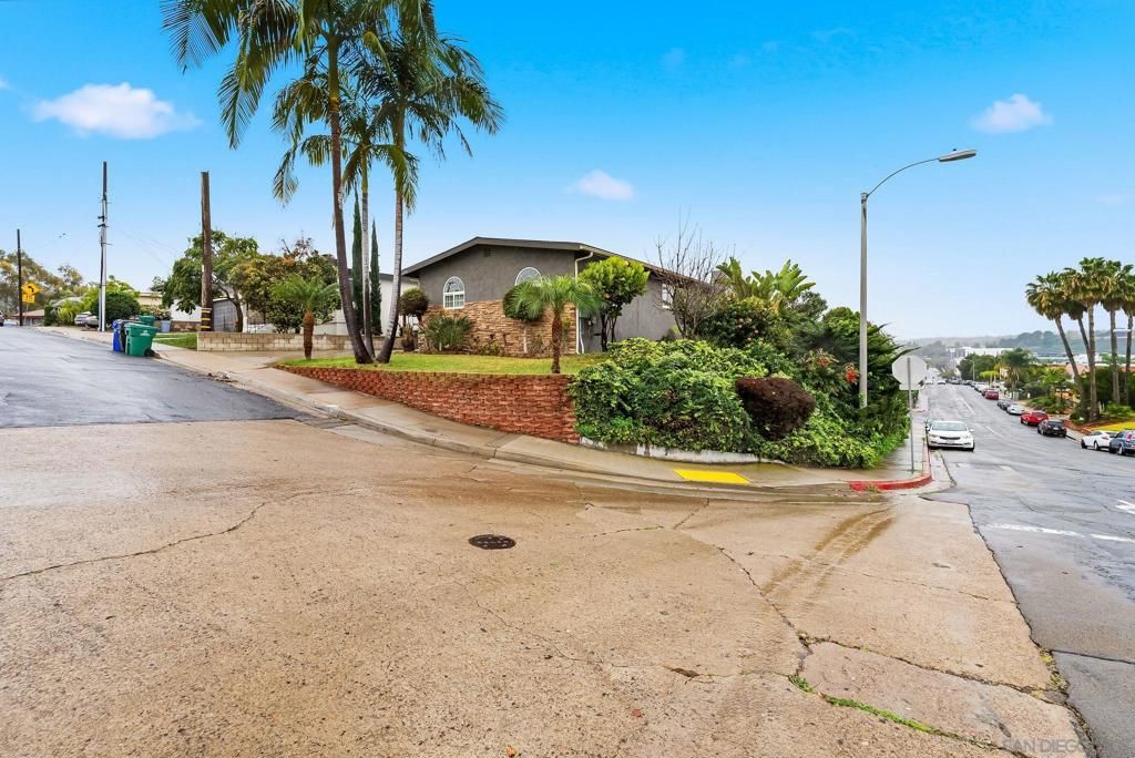 Image 32 of property listing at 6096 Crawford, San Diego, CA 92120