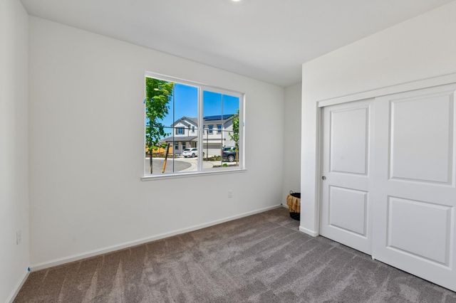 2386 Satin Leaf Ct, Lodi, CA 95242