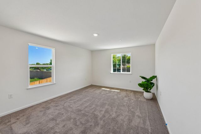 2386 Satin Leaf Ct, Lodi, CA 95242