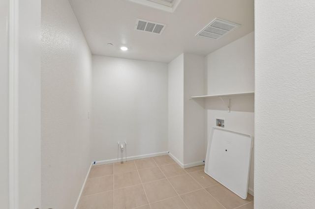2386 Satin Leaf Ct, Lodi, CA 95242