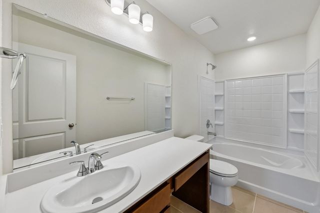 2386 Satin Leaf Ct, Lodi, CA 95242