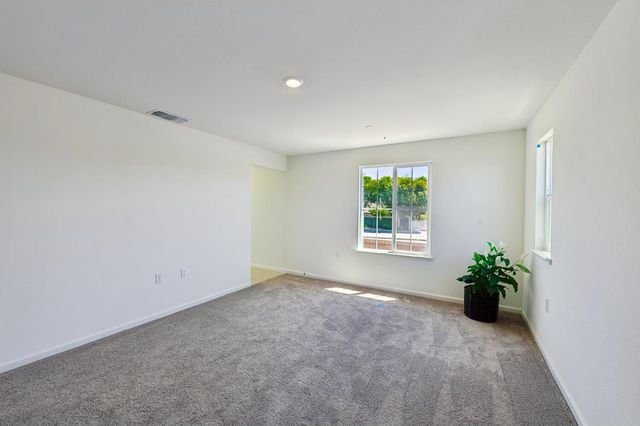 2386 Satin Leaf Ct, Lodi, CA 95242