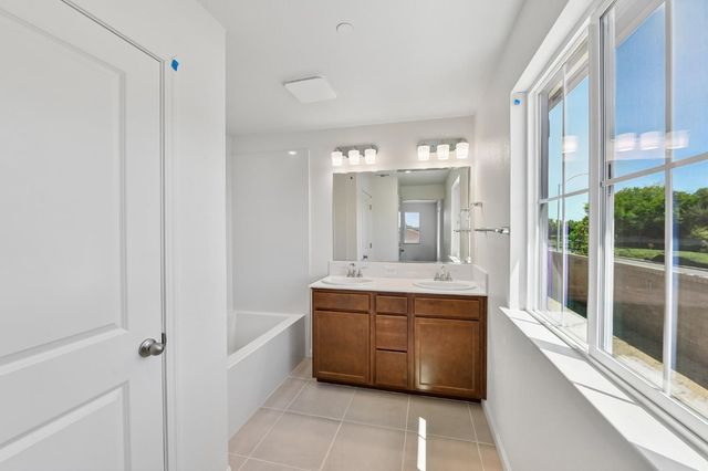 2386 Satin Leaf Ct, Lodi, CA 95242