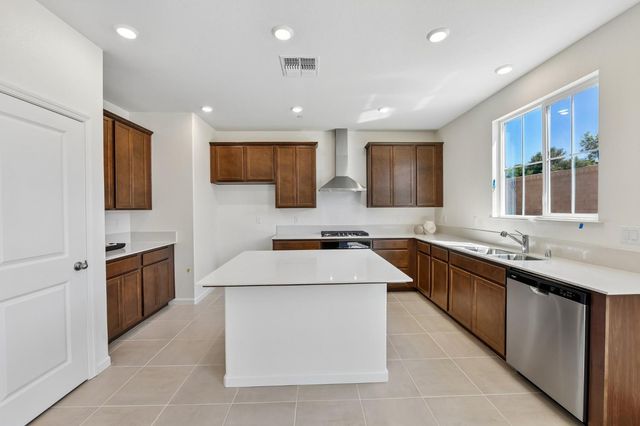 2386 Satin Leaf Ct, Lodi, CA 95242