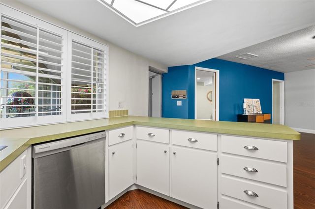 6729 TEQUESTA DRIVE, Seminole, FL 33777