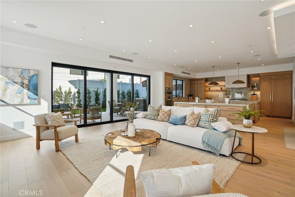 1731 11th Street, Manhattan Beach, CA 90266 — photo 2
