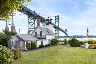 7 Old Ferry Road, Bristol, RI 02809