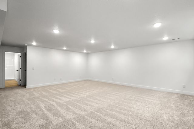 606 KEVIN Road, Blue Grass, IA 52726