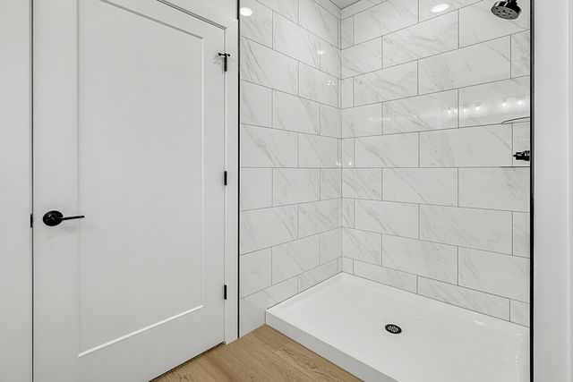 606 KEVIN Road, Blue Grass, IA 52726