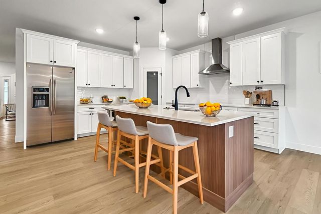 606 KEVIN Road, Blue Grass, IA 52726