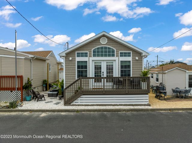 19 1st Lane, 7, Seaside Park, NJ 08752