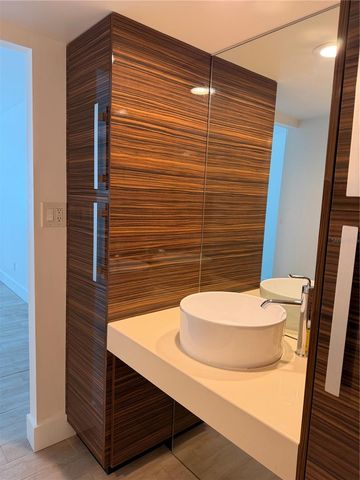 3700 S OSPREY AVENUE 205, Sarasota, FL 34239